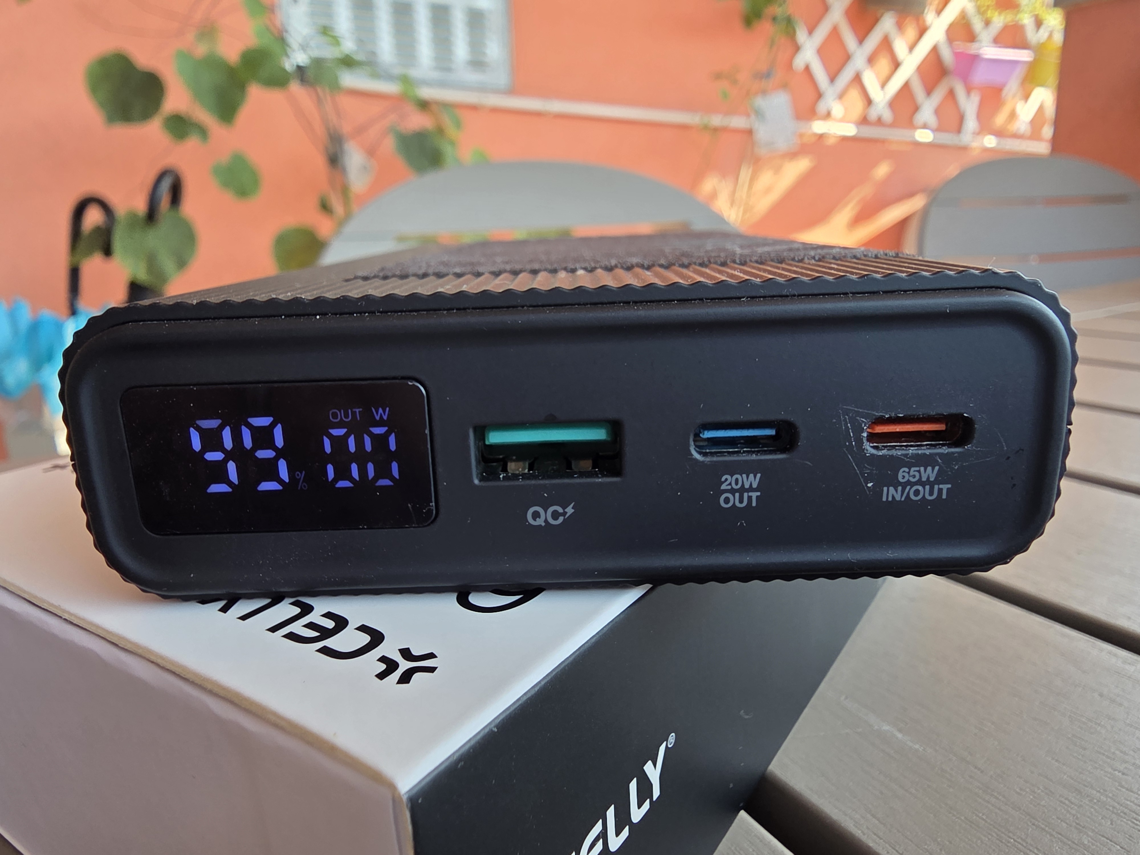 celly_powerbank0731_173738.jpg