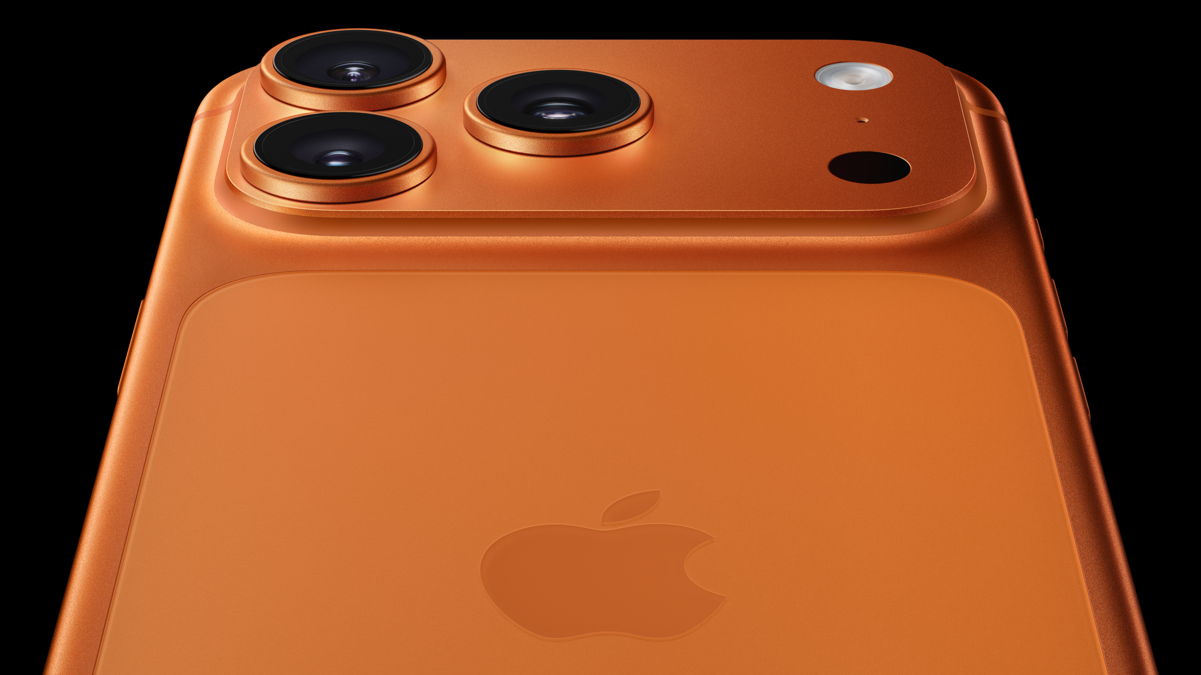 Apple-iPhone-17-Pro-camera-close-up-250909.jpg