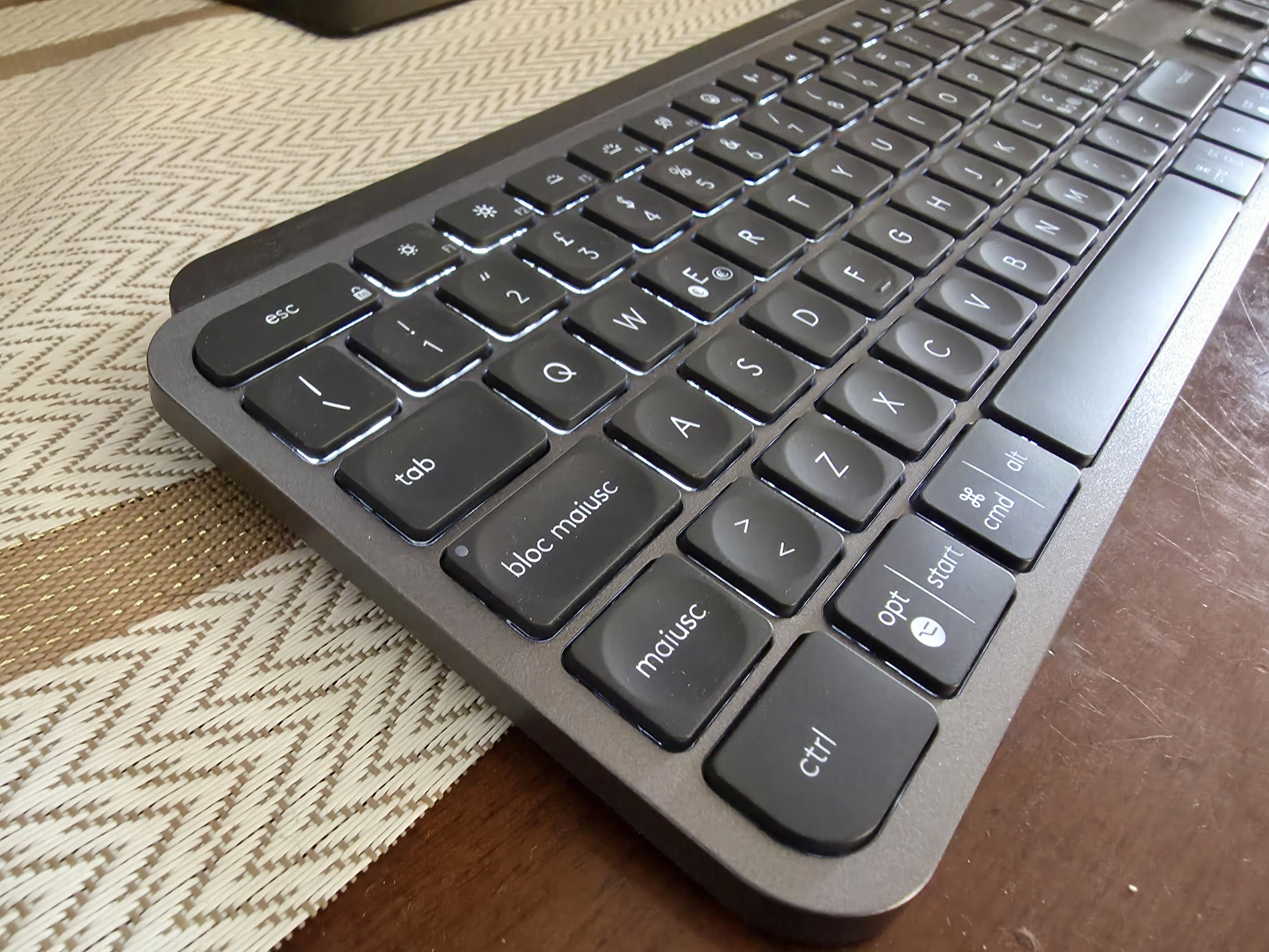 logitech_mxkeys0719_162754.jpg